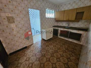 Imperdível - Ótimo apartamento 2 quartos + dependência -+ vaga de garagem - Bairro Vista Alegre - PAAP26883