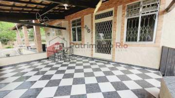 Imperdível - Casa com 03 quartos 05 banheiros em terreno 50x55 - churrasqueira - Aceitando Financiamento! - PACA30904