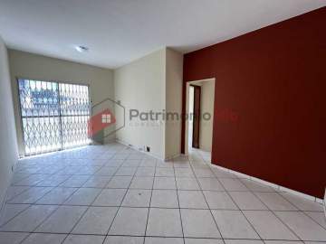 Ótima localização - Apartamento 2 quartos - varanda - elevador e 1 vaga de garagem - PAAP27008