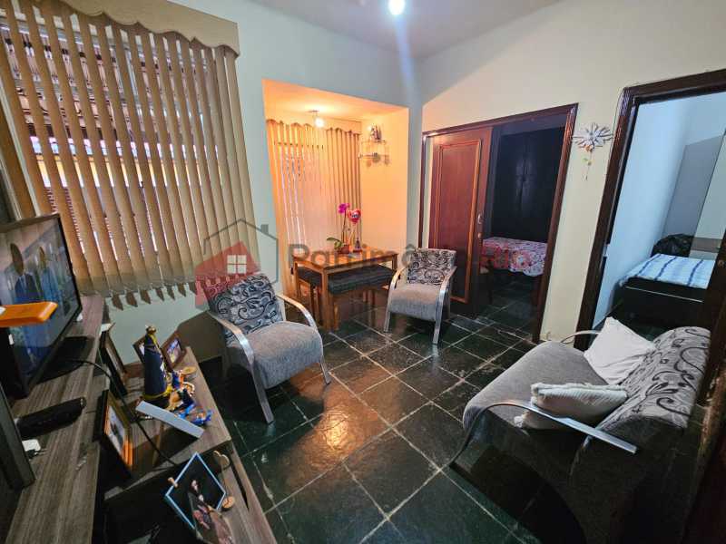 Conheça WhatsApp Image 2026-06-08 at 1 do imóvel - Casa de vila 2 quartos com terraço - PACV20221 - 3 WhatsApp Image 2026-06-08 at 1 - 3