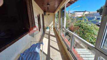Imperdível - Casa 4 quartos - varanda - dependência empregada - vaga de garagem - Vista Alegre - PACA40385 Imperdível - Casa 4 quartos - varanda - dependência empregada - vaga de garagem - Vista Alegre - PACA40385