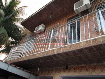 Espetacular Casa Triplex, 3quartos, 3 vagas de garagem - Vista Alegre - PACA30275