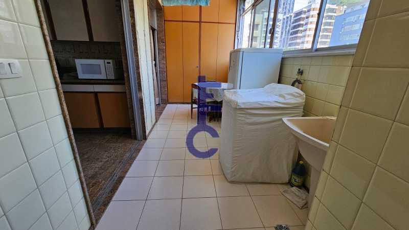 1634_G1745686091 - 5