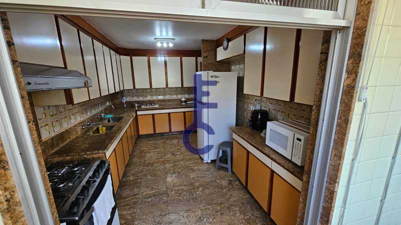 1634_G1745686096 - 7