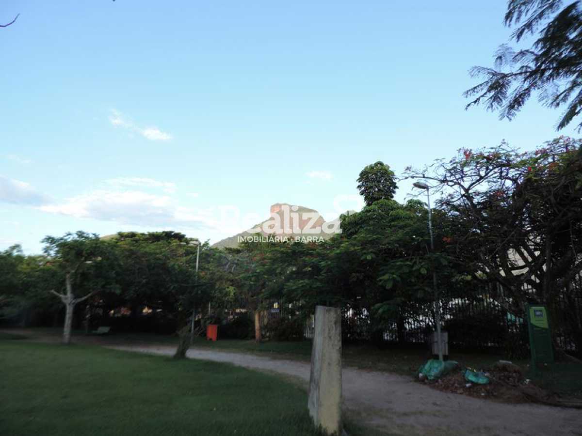 Praça_do_pomar_Barra_da_Tijuc - 20