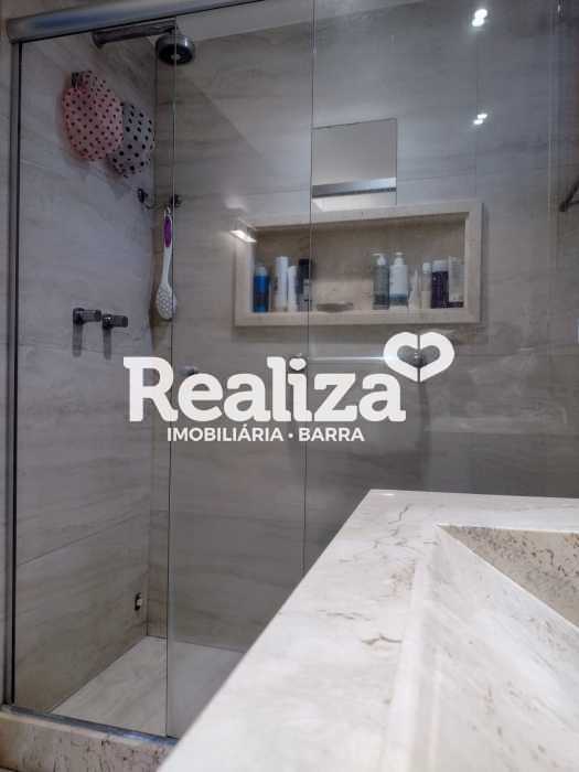 2300_G1729180421 - 27