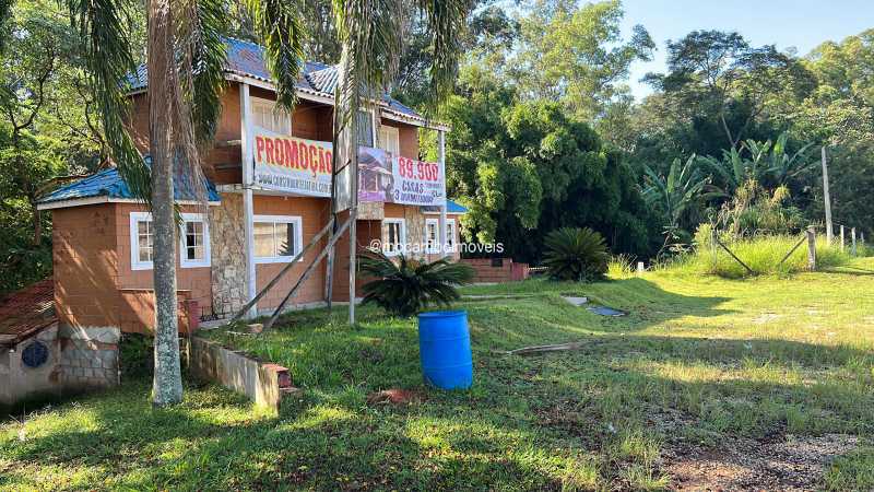 Casa com salas comerciais - 4