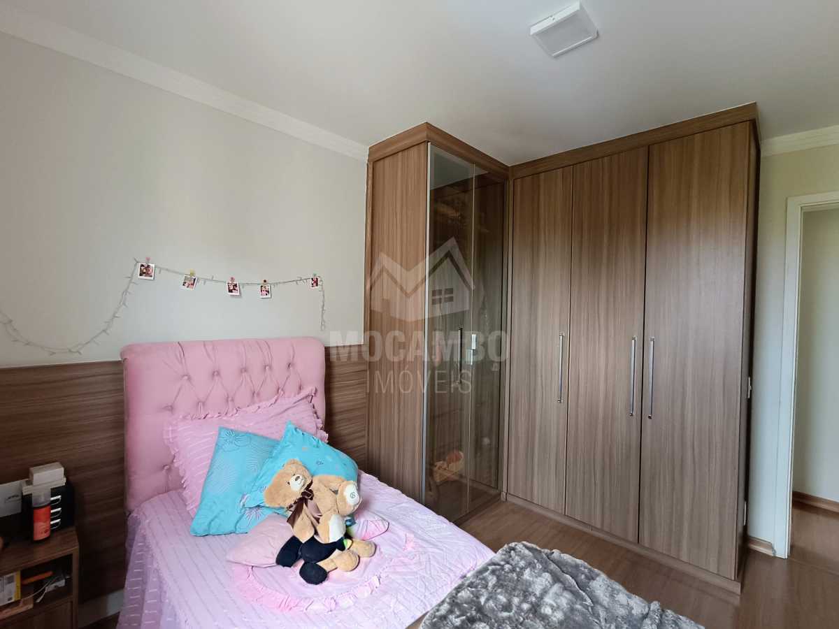 Quarto com planejados - 11