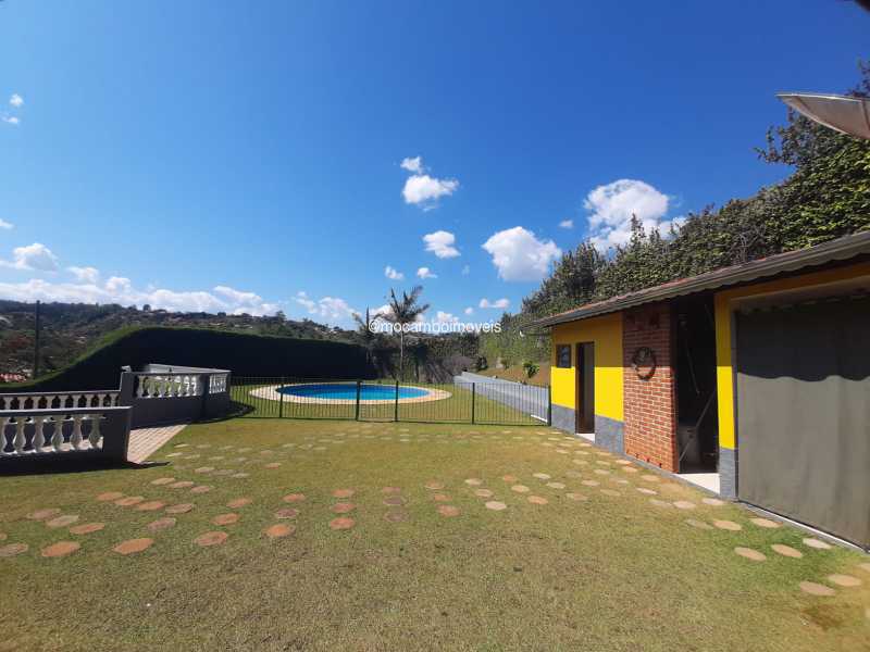 Vista para piscina - 11