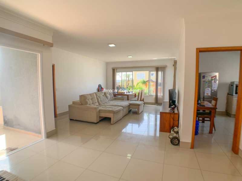 12a71b32-96cc-4296-9005-f586fd - 3