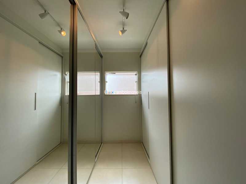 Closet - 16
