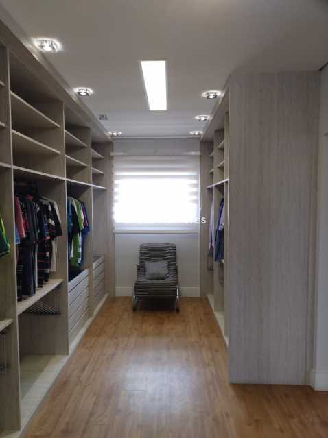 Closet - 15