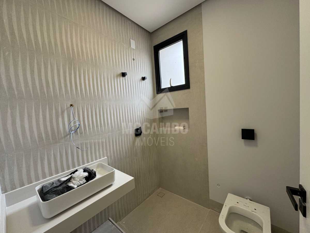 Conheça Banheiro Suíte do imóvel - Casa em Condomínio 3 quartos à venda Itatiba,SP Condomínio San Giovanni - R$ 2.130.000 - FCCN30855 - 12 Banheiro Suíte - 12