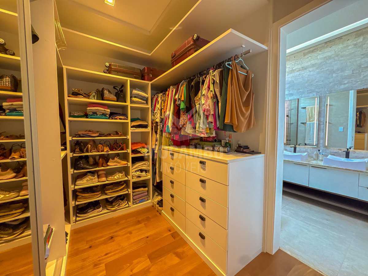 Closet - 15