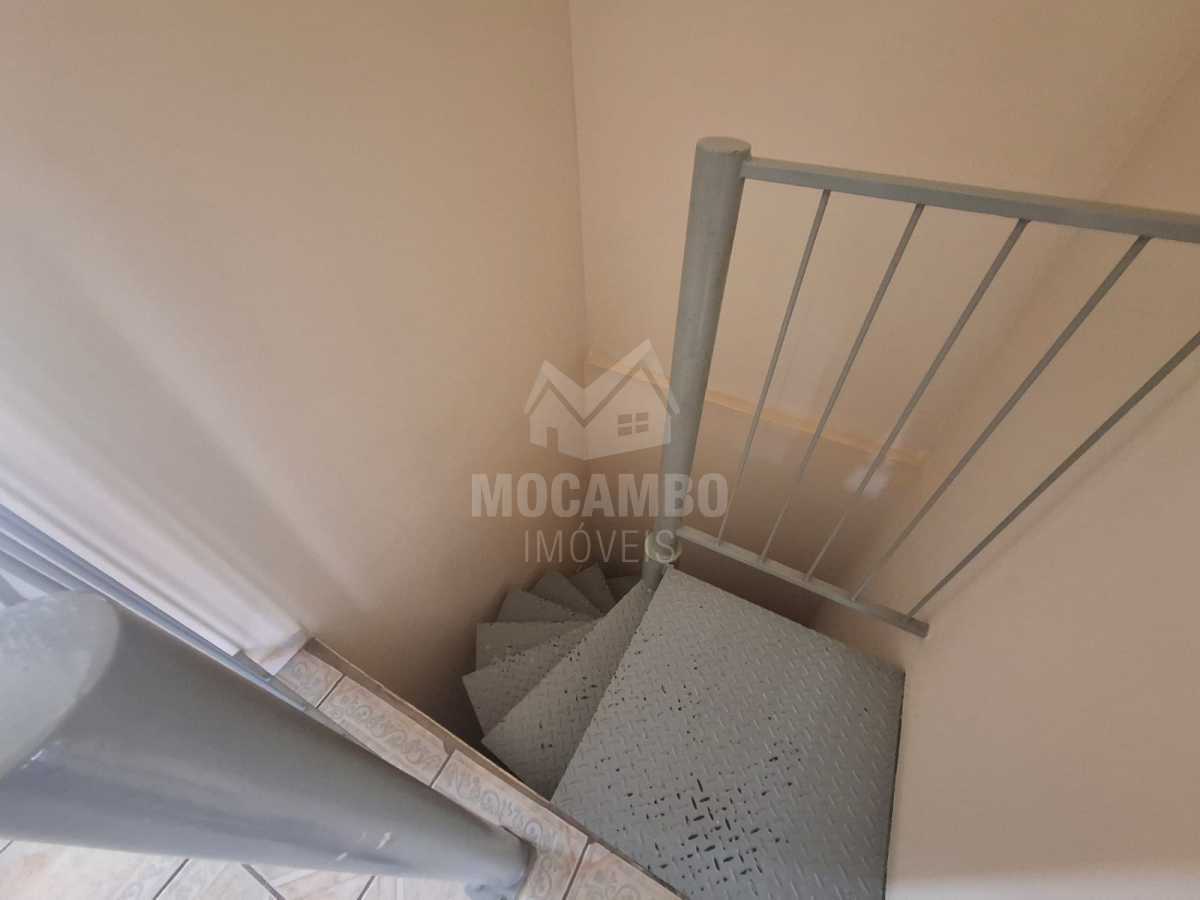 Escada acesso piso inferior - 15