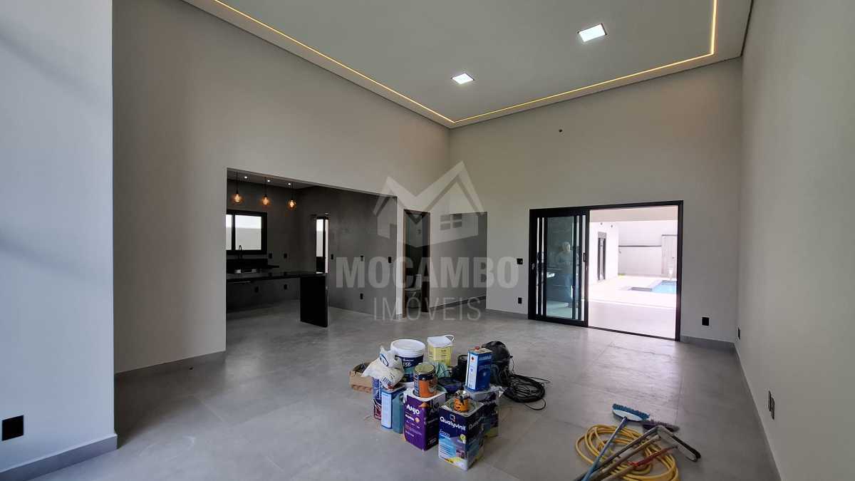 Sala pé direito alto - 4