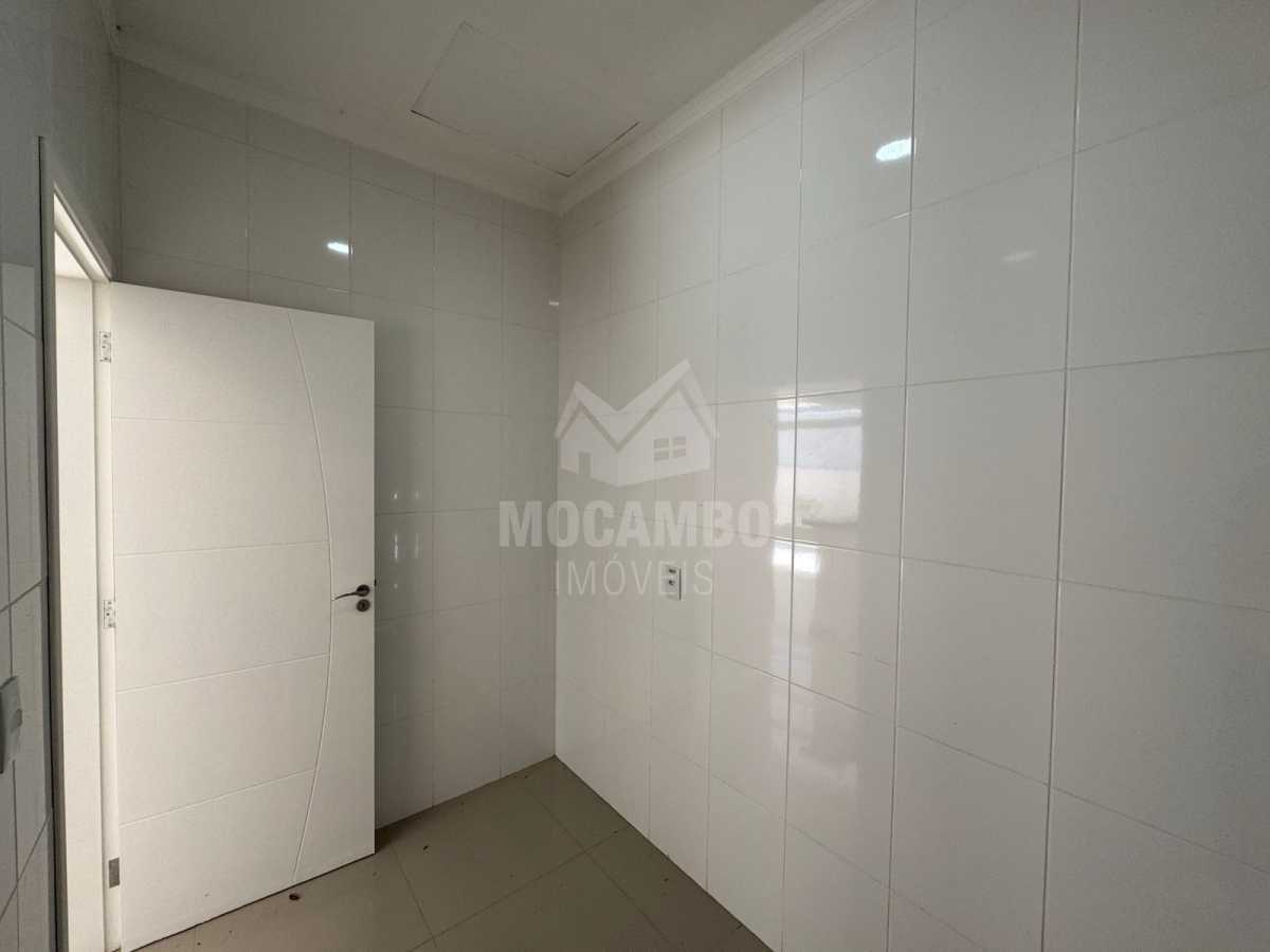 Area de Serviço - 15