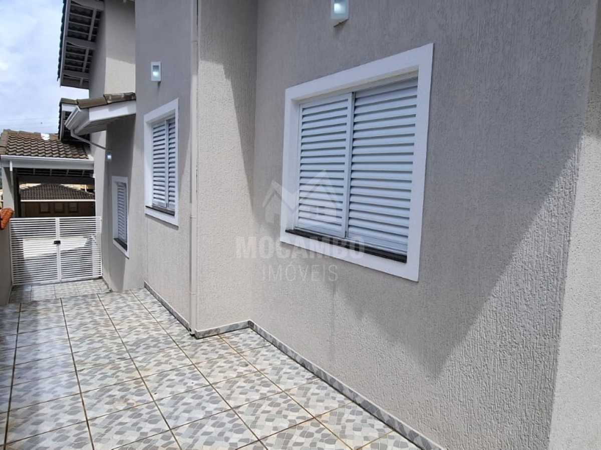 Corredor lateral direita - 23