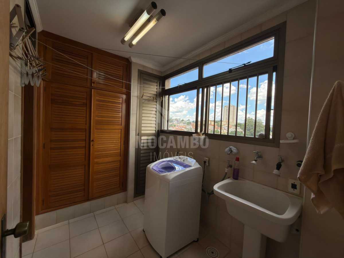 Area de Serviço - 12