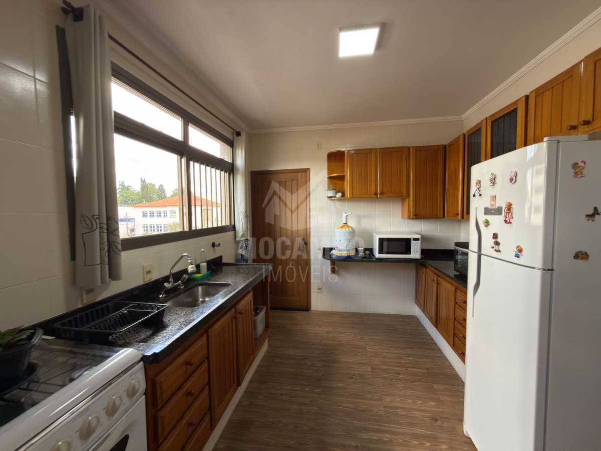 8a464b12-3ccc-4efd-a76c-fca1d3 - 4