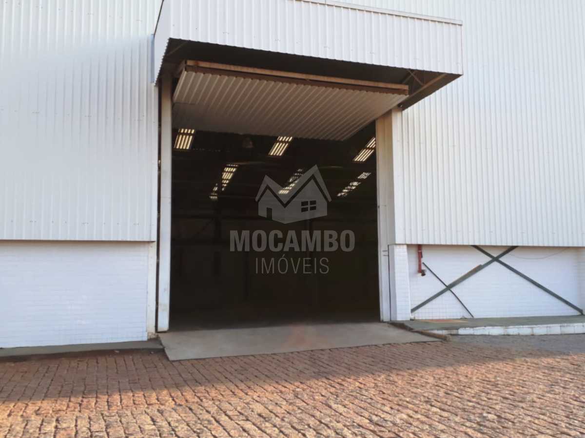 Acesso ao galpão - 4