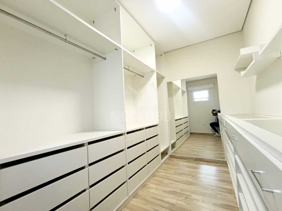 Closet suíte II - 16