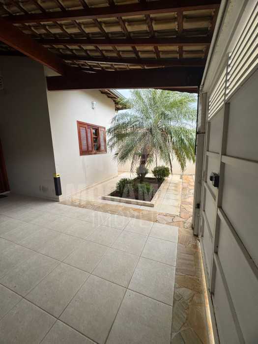 1780de9b-635c-427e-bc51-5faf65 - 3