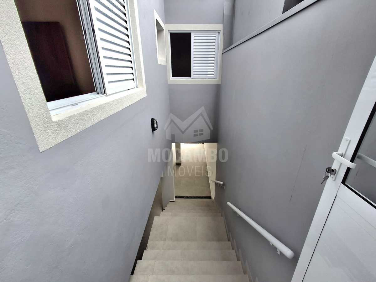 Acesso à área coberta - 13