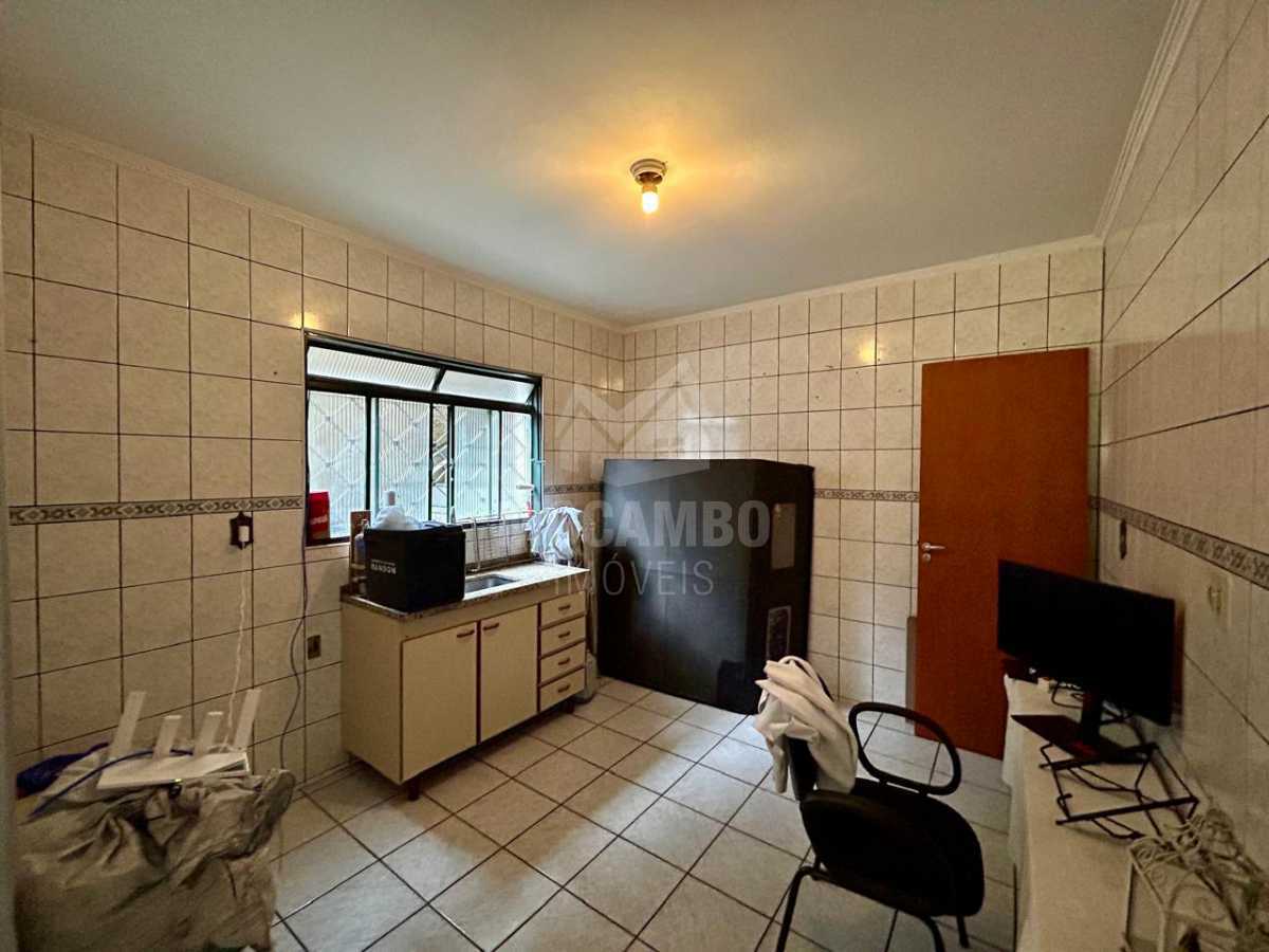 Casa em Bairro 2 - 9