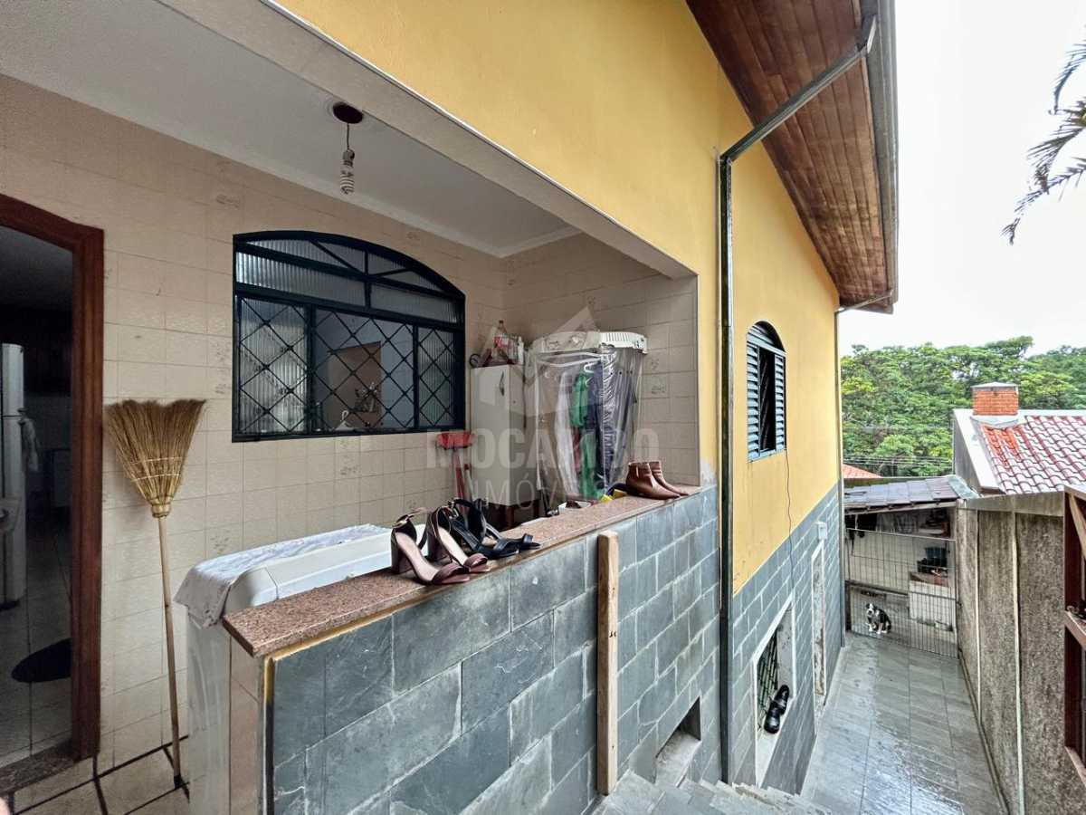 Casa em Bairro 2 - 15