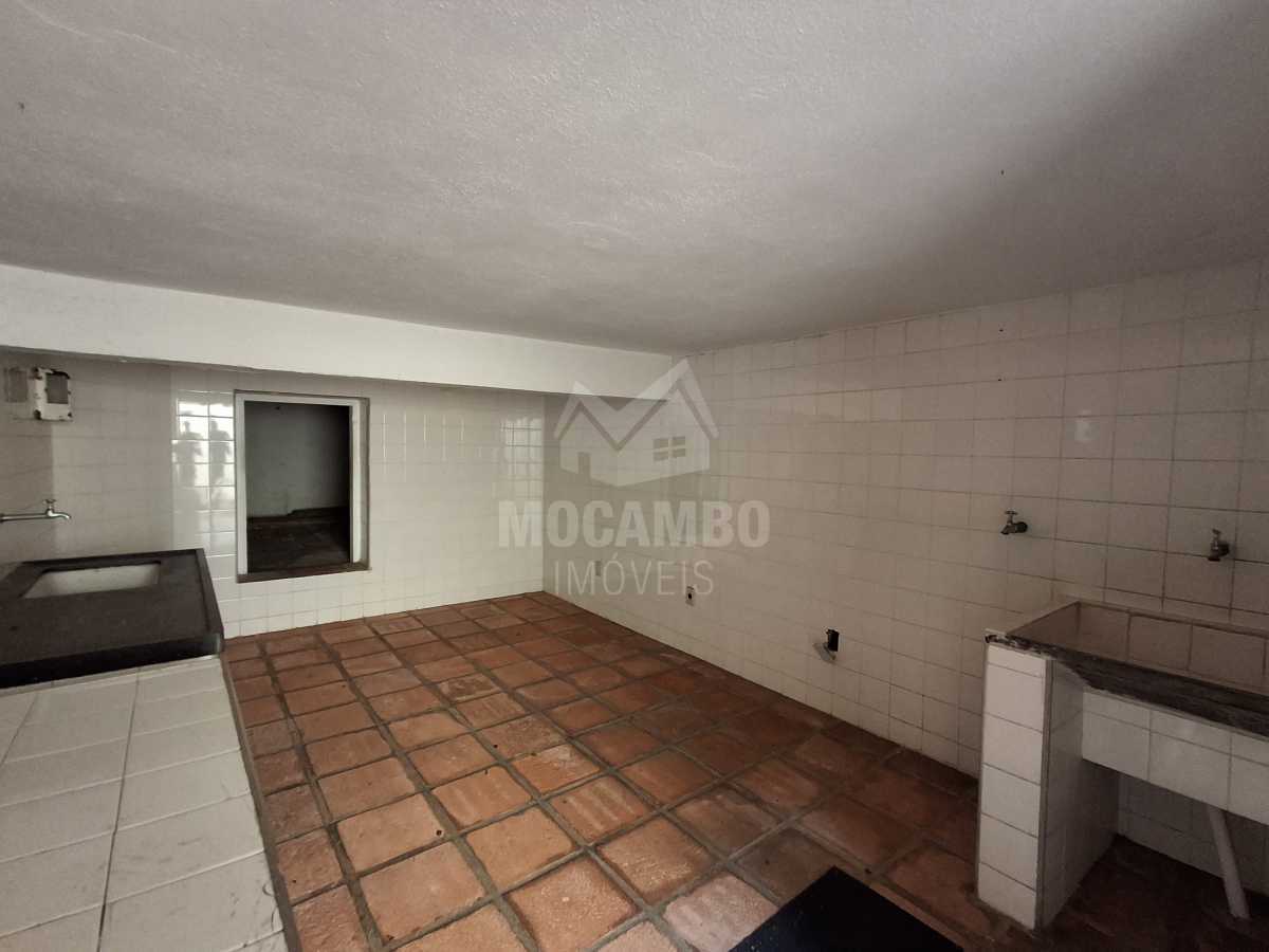 Area de serviço coberta - 23