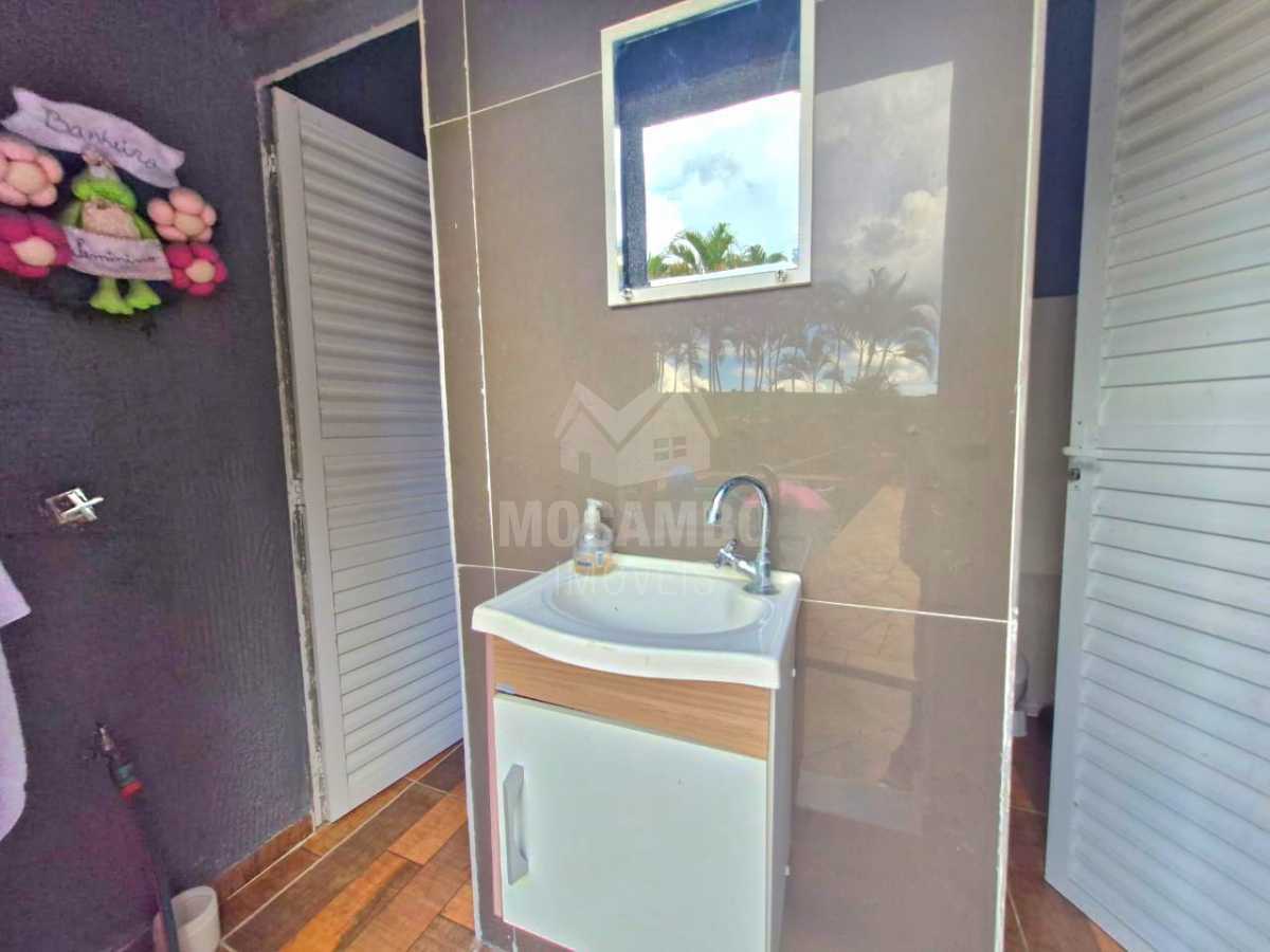 Banheiros externos - 17