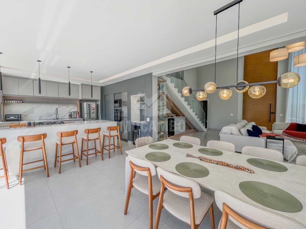 fe8df44d-2997-40cb-8189-bdcf05 - 1