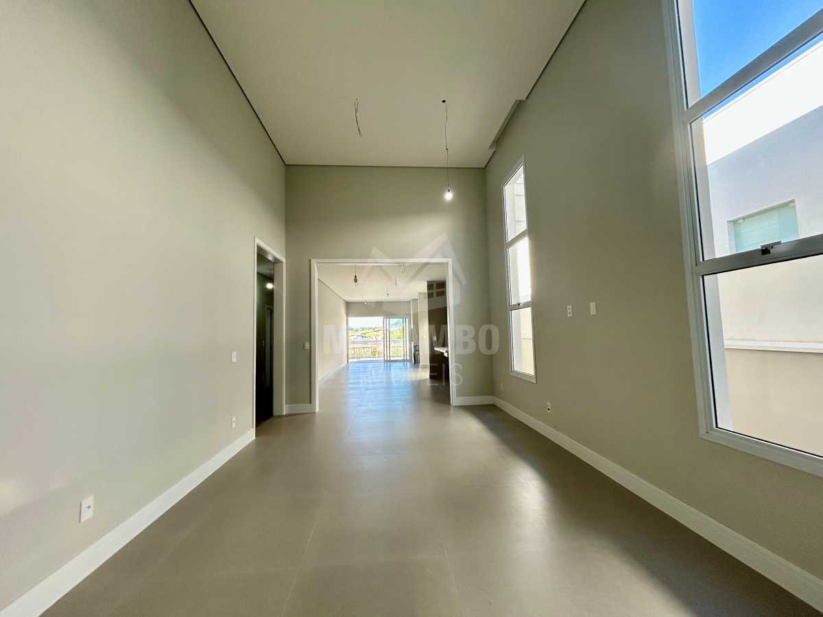 Conheça Sala do imóvel - Casa em Condomínio 3 quartos à venda Itatiba,SP Bairro Itapema - R$ 1.590.000 - FCCN30948 - 9 Sala - 9