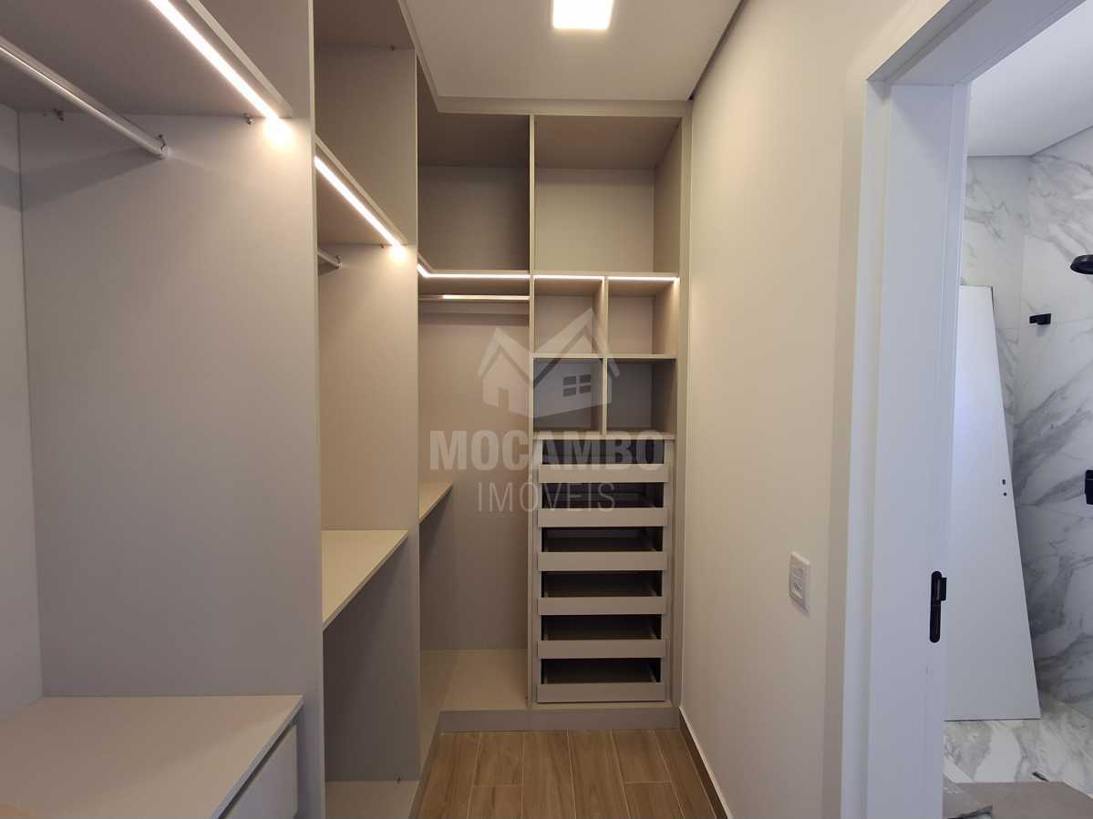 Conheça Closet da suíte do imóvel - Casa em Condomínio 4 quartos para venda e aluguel Itatiba,SP Condomínio San Giovanni - R$ 3.700.000 - FCCN40347 - 11 Closet da suíte - 11