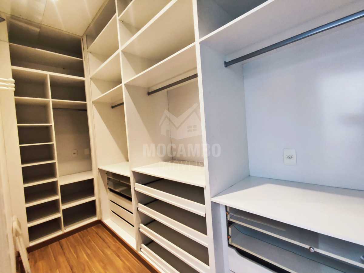 Closet - 23