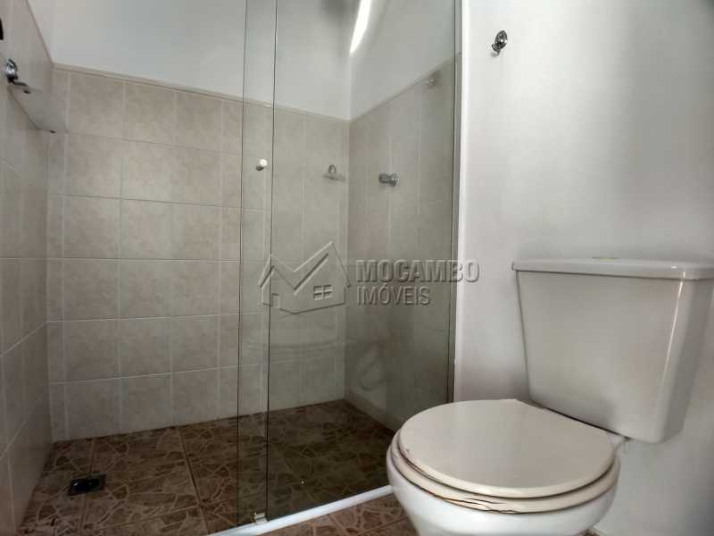 Conheça Banheiro Área de Churrasqueira do imóvel - Casa em Condomínio 3 quartos para alugar Itatiba,SP Loteamento Itatiba Country Club - R$ 5.000 - FCCA30243 - 24 Banheiro Área de Churrasqueira - 24