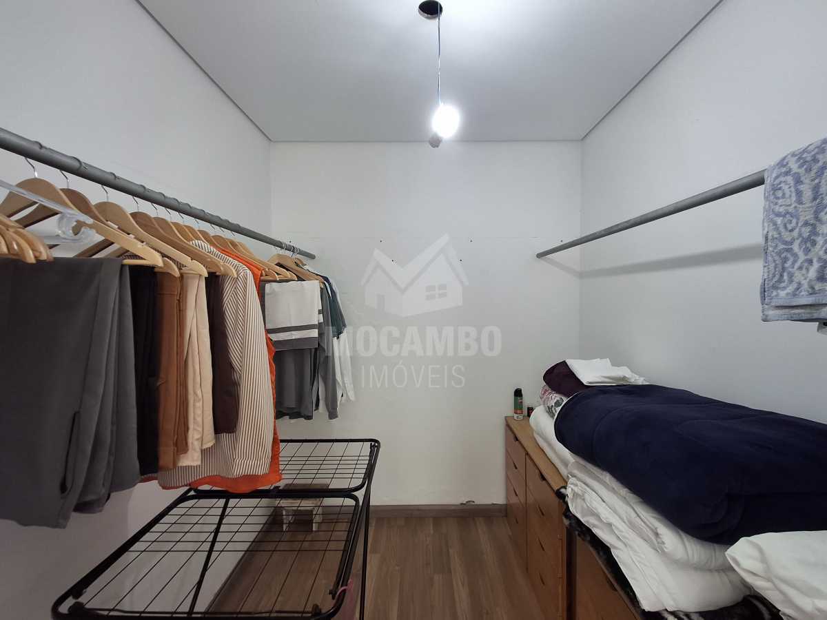 Conheça closet suíte 3 do imóvel - Casa em Condomínio 4 quartos para alugar Itatiba,SP Loteamento Itatiba Country Club - R$ 7.000 - FCCN40142 - 23 closet suíte 3 - 23