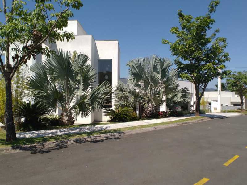 Fachada - 16