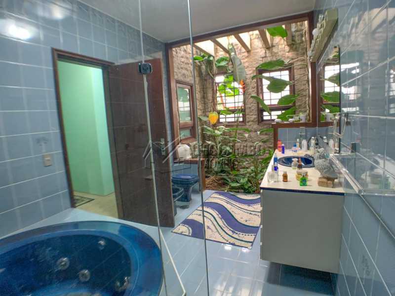 4f7ff121-b789-4d2a-80e8-174fbf - 5