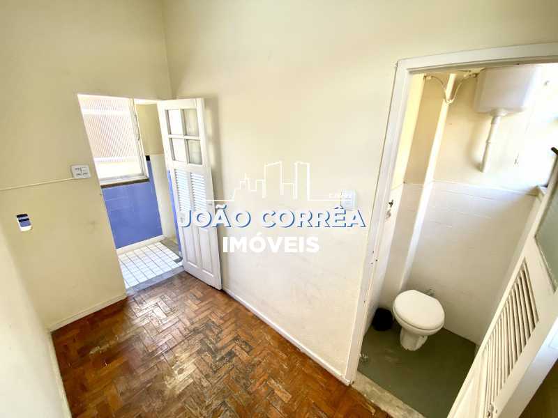 17 Quarto e banheiro servico - 17