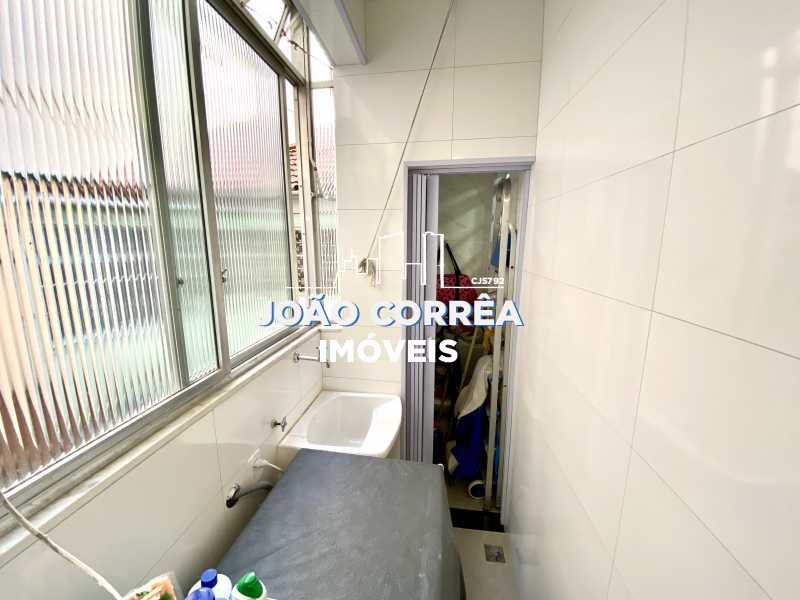 19 Area e banheiro servico. - 19