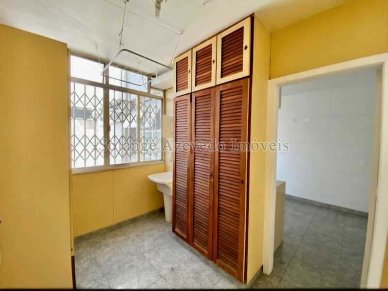 Ótima localização - Apartamento de 4 quartos na Tijuca junto ao metro Saens Pena . - TJAP40158