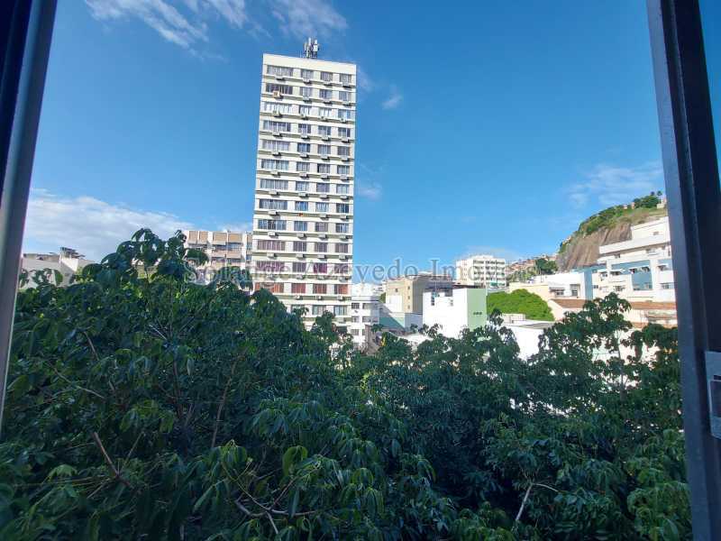 Conheça WhatsApp Image 2025-04-07 at 1 do imóvel - Tijuca - Rua Félix da Cunha - 138m² - Salão em 2 ambientes - 3 quartos - 3 banheiros - Dependência Completa - Vaga - TJAP31260 - 26 WhatsApp Image 2025-04-07 at 1 - 26