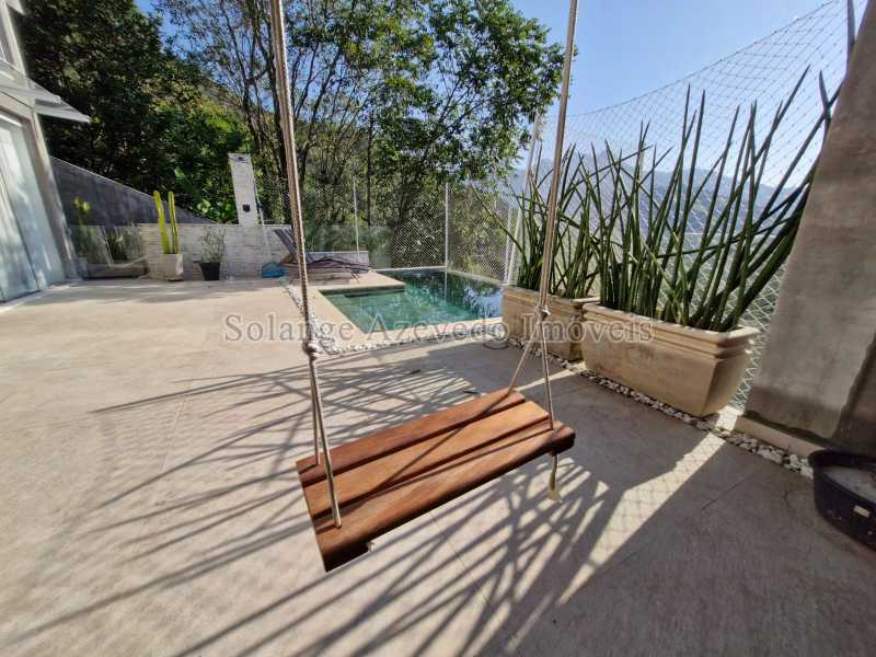 WhatsApp Image 2025-12-18 at 1 - 3