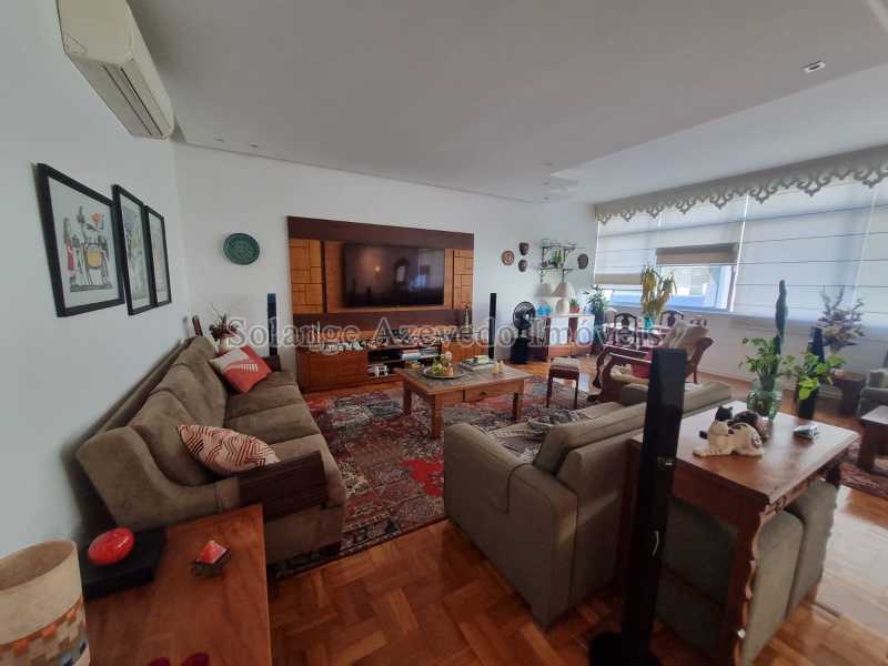 Sala com 50 m². - 7