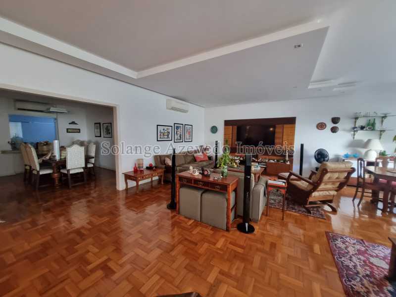 Sala com 50 m². - 1