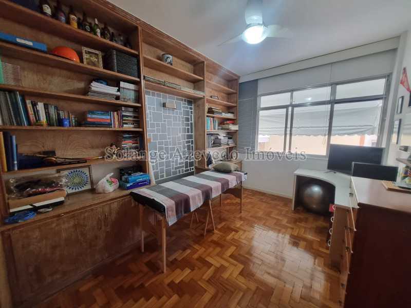 Quarto 2.  - 17