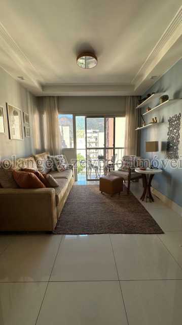 Sala com varanda. - 3