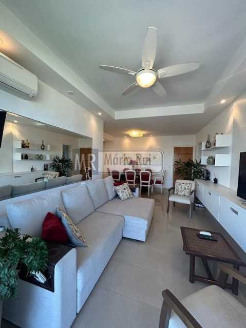 Conheça PHOTO-2024-06-03-16-19-19_5 do imóvel - Apartamento 3 quartos à venda Barra da Tijuca, Rio de Janeiro - R$ 1.950.000 - MRAP30100 - 6 PHOTO-2024-06-03-16-19-19_5 - 6